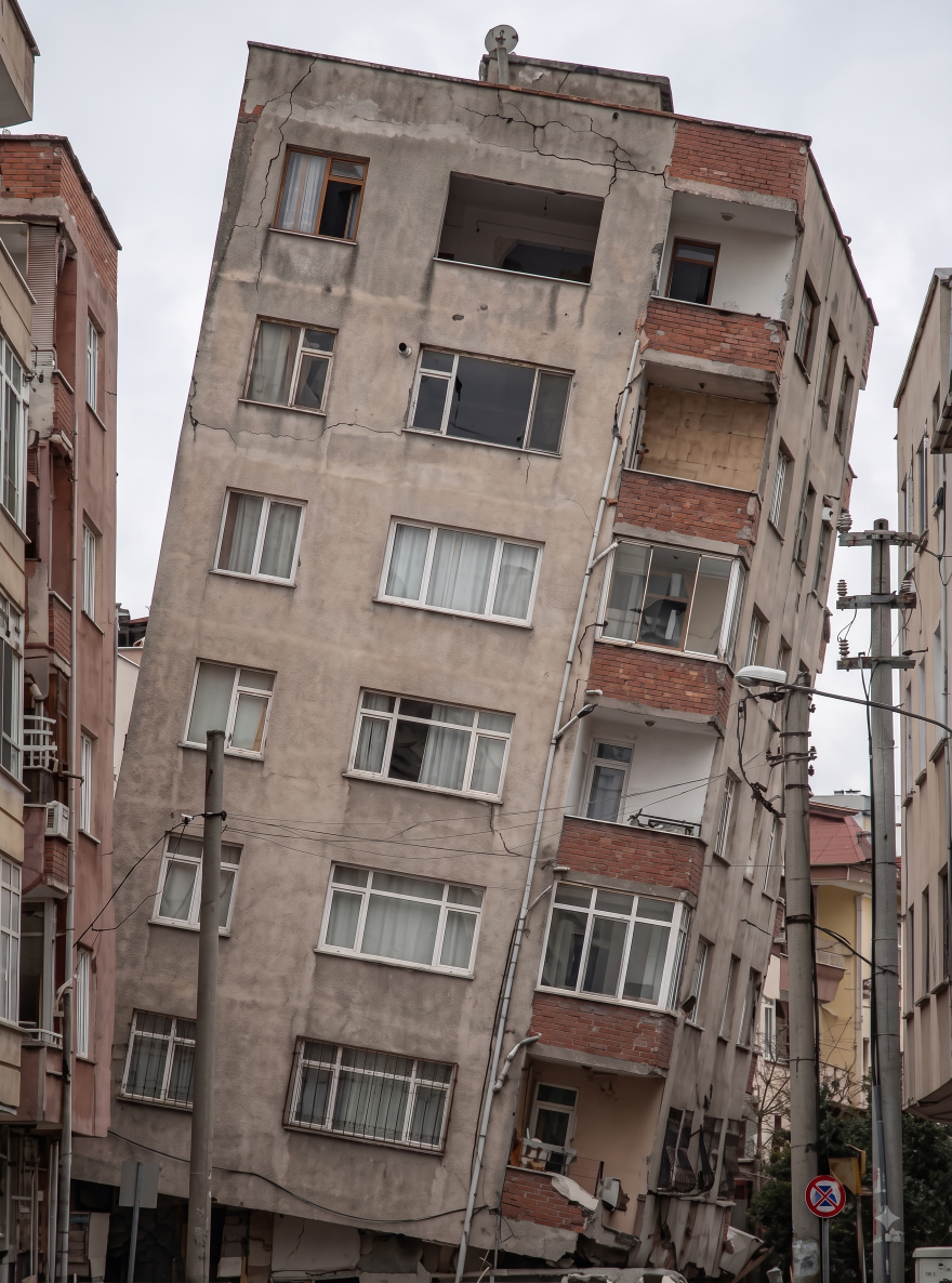Edificación inclinada